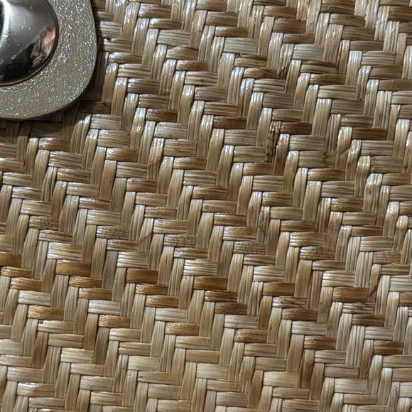 Gorgeous Vintage Bag-Tan Natural Fiber Exterior-Turn Lock Closure - Picture 3 of 16